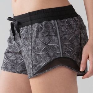 Hotty Hot Lululemon Shorts. RARE PATTERN!